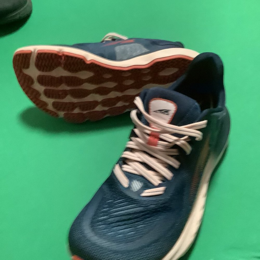 Altra (Provision 6) running shoe 7.5 W